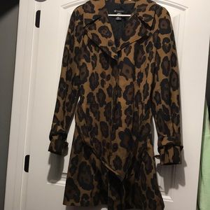 Classy Leopard Print Light Coat